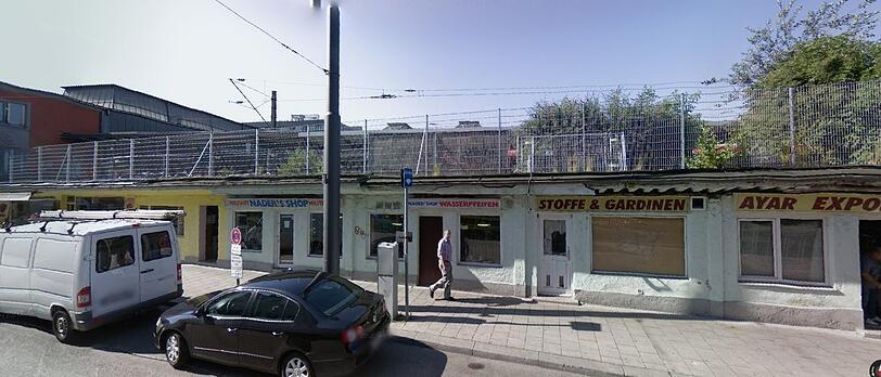 Arnulfstraße: Erinnern Sie sich an diese Ladenzeile aus Nachkriegsbaracken? Hier gab's einen Army-Shop und guten Döner.