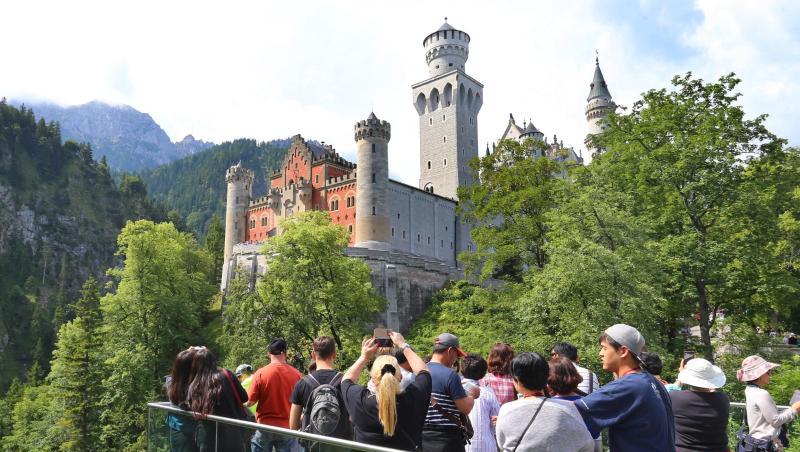Allein ist man im Märchenschloss Ludwig II. so gut wie nie. Allein ist man im Märchenschloss Ludwig II. so gut wie nie.