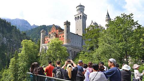 Allein ist man im Märchenschloss Ludwig II. so gut wie nie.