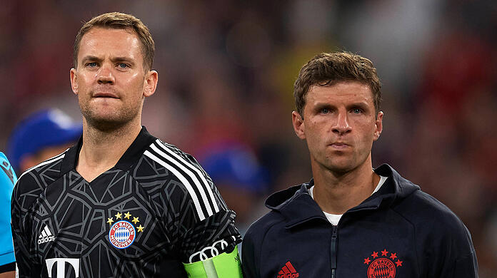 Könnten demnächst nicht auch wieder im DFB-Dress gemeinsam auf dem Rasen stehen: Die Bayern-Stars Manuel Neuer (li.) und Thomas Müller.