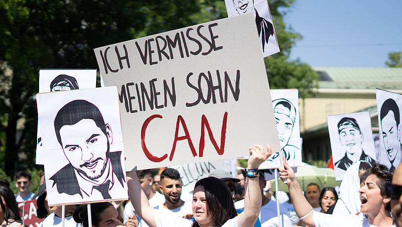 Die Angehörigen der Opfer des rassistischen OEZ-Attentats gedenken am Dienstag, 22. Juli 2025 der neun ermordeten Menschen.