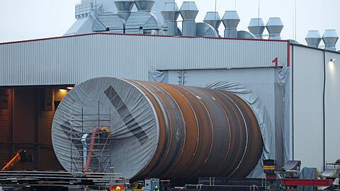 Hohe US-Zölle etwa auf Stahl belasten die Wirtschaft.