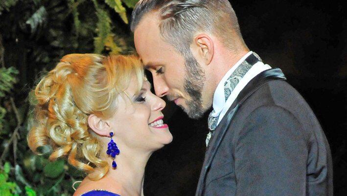 Szilvi Szendy und Dávid Szabó singen Operette. Szilvi Szendy und Dávid Szabó singen Operette.