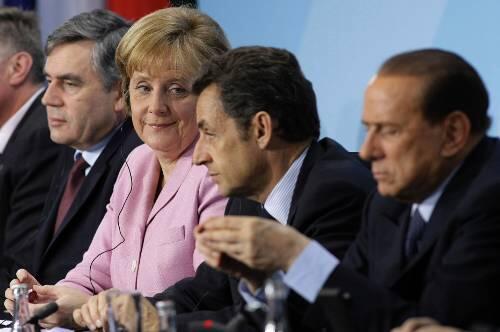 Wollen die Finanzmärkte gemeinsam regulieren (v.li): Gordon Brown, Angela Merkel, Nicolas Sarkozy und Silvio Berlusconi