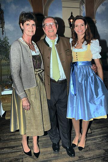 Petra und Eduard Reinbold mit Schwiegertochter Anastasia