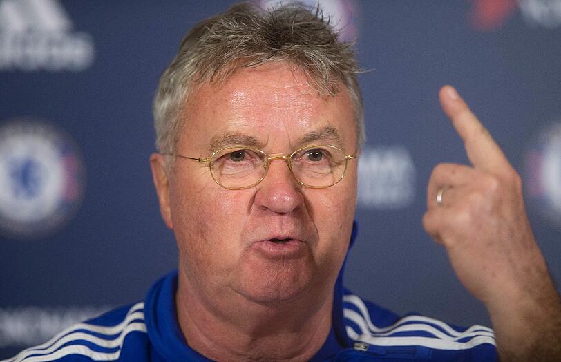 "No", sagt Chelsea-Trainer Guus Hiddink zu einem möglichen Wechsel seines Schützlings Cesc Fabregas.