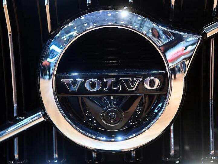 Volvo ruft Hunderttausende Wagen in die Werkstätten zurück.