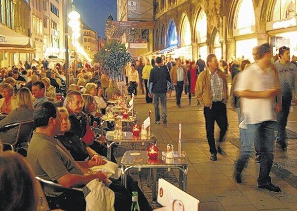 Rund 200000 Besucher werden am 12. September zur langen Shoppingnacht in der Münchner Innenstadt erwartet.