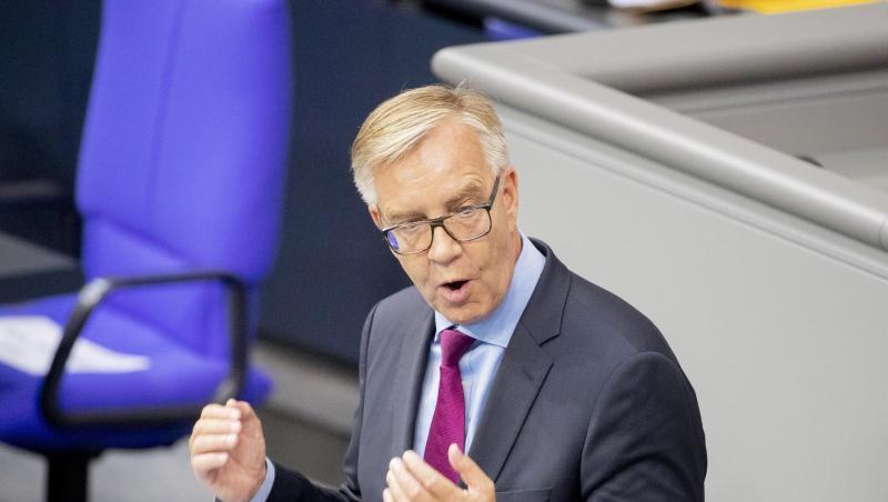 Dietmar Bartsch, Fraktionsvorsitzender der Partei Die Linke, spricht im Bundestag. Foto: Christoph Soeder/dpa/Archivbild