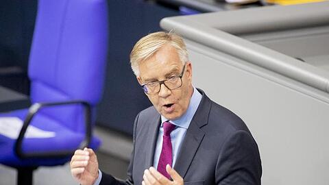 Dietmar Bartsch, Fraktionsvorsitzender der Partei Die Linke, spricht im Bundestag. Foto: Christoph Soeder/dpa/Archivbild