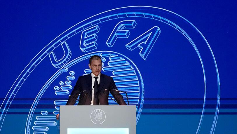 Aleksander Ceferin, Präsident der UEFA, hält eine Rede zu Beginn des 47. ordentlichen UEFA-Kongresses in Lissabon.