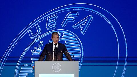 Aleksander Ceferin, Präsident der UEFA, hält eine Rede zu Beginn des 47. ordentlichen UEFA-Kongresses in Lissabon.