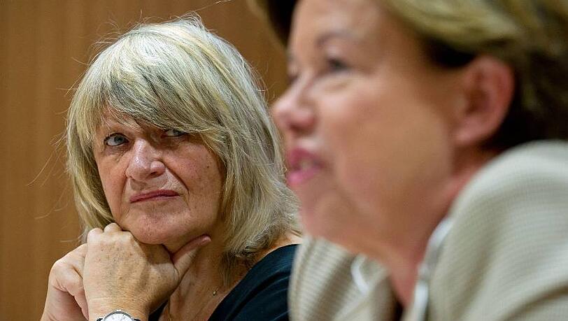 Emma-Chefin Alice Schwarzer (l) und die Geschäftsführerin von Allensbach, Renate Köcher, stellten die Studie in Berlin vor. Emma-Chefin Alice Schwarzer (l) und die Geschäftsführerin von Allensbach, Renate Köcher, stellten die Studie in Berlin vor.