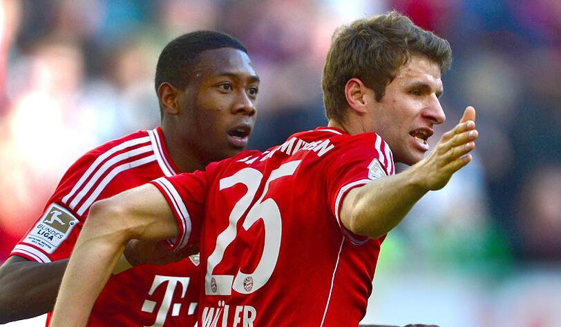 THOMAS MÜLLER - NOTE 1 - Anstelle von Mandzukic Sturmspitze. Vergab erst das sichere 2:1 (61.), traf dann doch noch per Fuß (63.) und Flugkopfball (78.). Der Müller halt! 12 Saisontore nun. Und eine perfekte Vorlage zum 6:1.