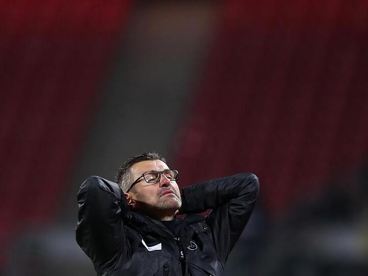Nürnbergs Trainer Michael Köllner muss eine Auftaktniederlage verkraften.