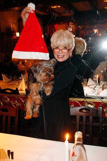 Ingrid Steeger mit ihrem Hund