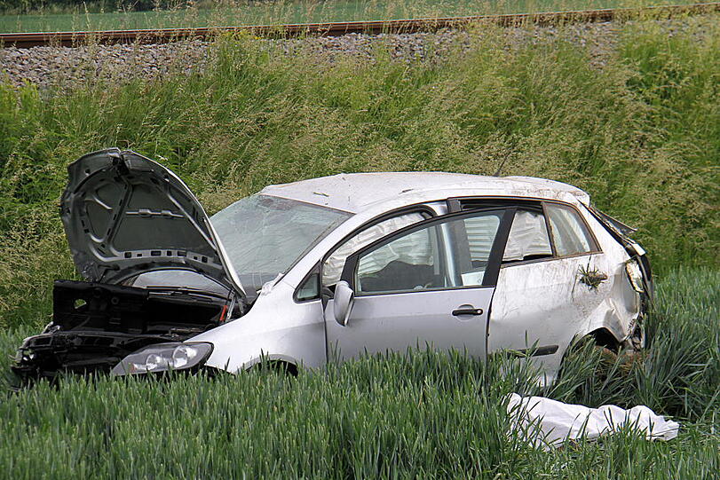 Er starb noch an der Unfallstelle.