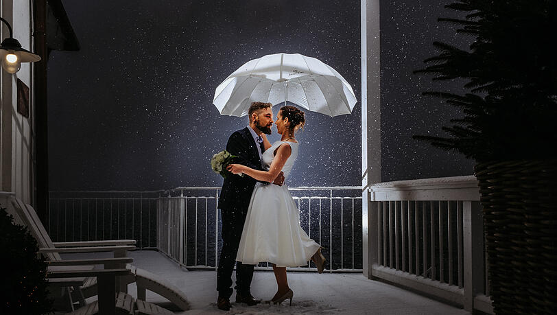 Regen bei der Hochzeit? Das Bild ist umso toller. Regen bei der Hochzeit? Das Bild ist umso toller.