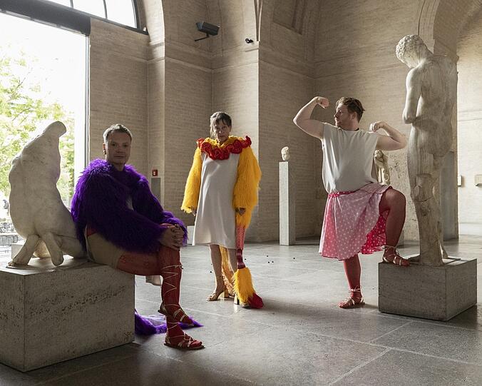 Die drei von der Glyptothek: Yuri Garate, Beatrice Murmann (Lysistrate) und Roland Schreglmann.