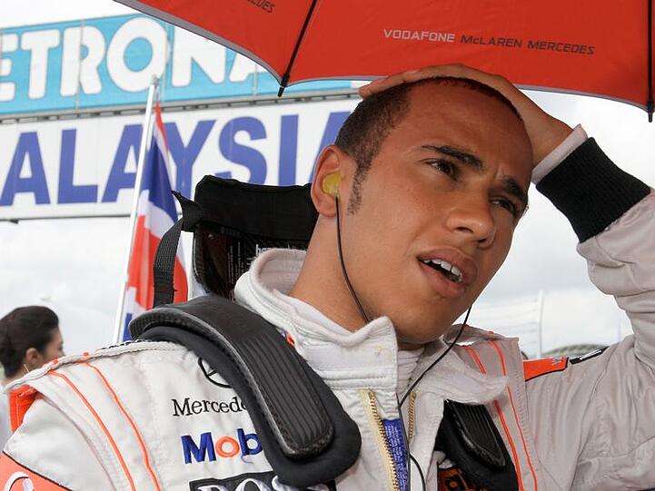 Als Lügner entlarvt: Weltmeister Lewis Hamilton, der bisher seine Suabermann-Image kultivierte.
