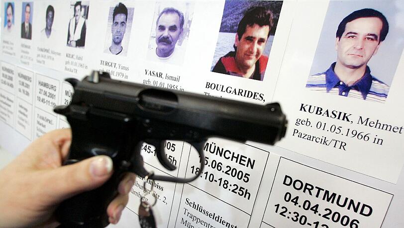 Eine Waffe und ihre Opfer: Neun Männer wurden mit einer Ceska dieses Typs erschossen. Eine Waffe und ihre Opfer: Neun Männer wurden mit einer Ceska dieses Typs erschossen.