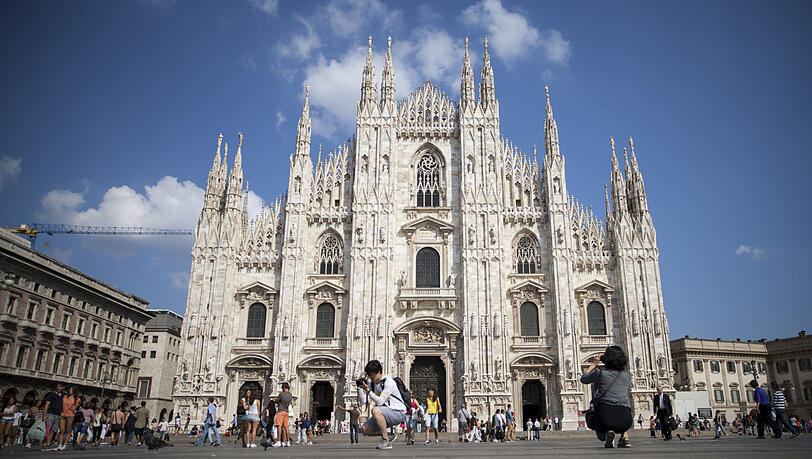 Erhaben: Die Piazza del Duomo vor dem Mailänder Dom. Erhaben: Die Piazza del Duomo vor dem Mailänder Dom.