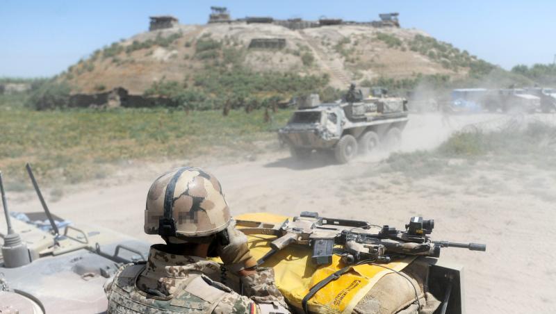 Bundeswehrsoldaten sind 2011 nahe Kundus im Einsatz. Bundeswehrsoldaten sind 2011 nahe Kundus im Einsatz.
