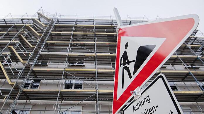 Im Vergleich zum letzten Jahrzehnt konnte die Zahl der genehmigten Wohneinheiten um 56 Prozent gesteigert werden. Doch vor allem 2020 hat die Stadt München zu wenig Baurecht geschaffen.