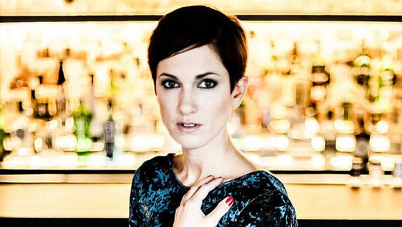 Mit einem neuen Look übernimmt sie ihre alte "GZSZ"-Rolle: Isabell Horn Mit einem neuen Look übernimmt sie ihre alte "GZSZ"-Rolle: Isabell Horn