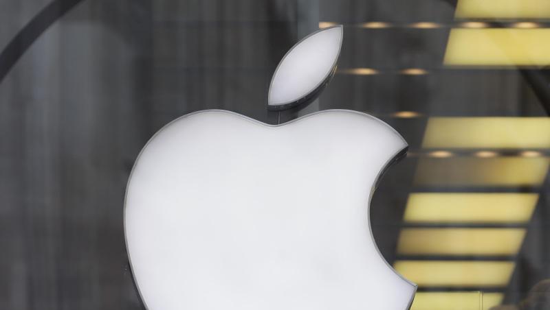 Apple hatte im Jahr 2015 einen neuen, besonders flachen Tastatur-Mechanismus eingeführt. Das erlaubte es dem Konzern, dünnere Geräte zu bauen. Apple hatte im Jahr 2015 einen neuen, besonders flachen Tastatur-Mechanismus eingeführt. Das erlaubte es dem Konzern, dünnere Geräte zu bauen.