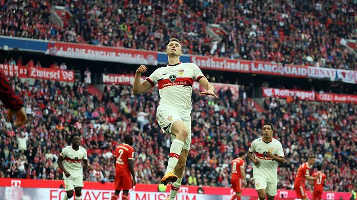 Er könnte in der Allianz Arena bald im Trikot des FC Bayern jubeln: Stuttgarts Sasa Kalajdzic, der den VfB zum Klassenerhalt geführt hat.