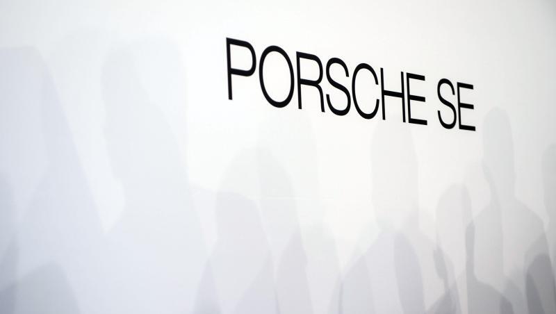Die Porsche SE hatte unter anderem deswegen bereits ihre Gewinnerwartungen für das Gesamtjahr deutlich zurückgenommen. Die Porsche SE hatte unter anderem deswegen bereits ihre Gewinnerwartungen für das Gesamtjahr deutlich zurückgenommen.