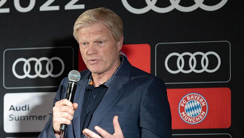Auf einem Medientermin spricht Vorstandschef Oliver Kahn zur Verpflichtung von de Ligt.
