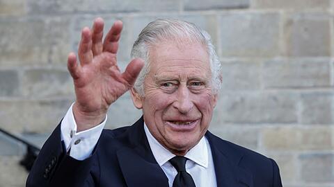 König Charles III. kommt nach Deutschland.