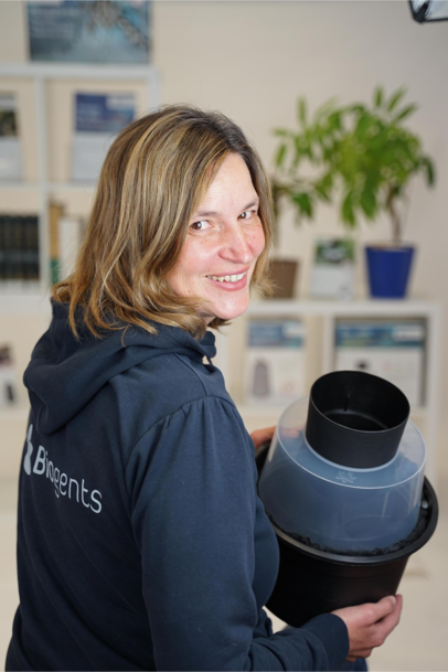 Dr. Silke Göttler studierte an der Universität Regensburg Diplom-Biologie, ist seit 2012 bei der Biogents AG in Regensburg tätig und betreut dort Mückenschutz- und Mückenüberwachungs-Projekte für Kliniken, Campingplätze, Ausflugslokale, Biergärten und Gemeinden. Dr. Silke Göttler studierte an der Universität Regensburg Diplom-Biologie, ist seit 2012 bei der Biogents AG in Regensburg tätig und betreut dort Mückenschutz- und Mückenüberwachungs-Projekte für Kliniken, Campingplätze, Ausflugslokale, Biergärten und Gemeinden.