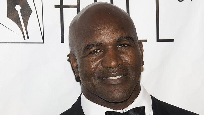 Evander Holyfield bei der Songwriters Hall of Fame Awards Gala im Juni 2013 Evander Holyfield bei der Songwriters Hall of Fame Awards Gala im Juni 2013