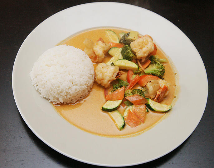Roter Thai-Curry mit Riesengarnelen für 7,90 Euro