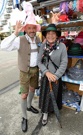 Rosi Mittermaier mit Mann Christian Neureuther beim BMW Wiesn Sport-Stammtisch am 20. September.