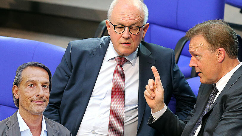 AZ-Politikredakteur Clemens Hagen über den Kuschelkurs der Großen Koalition.