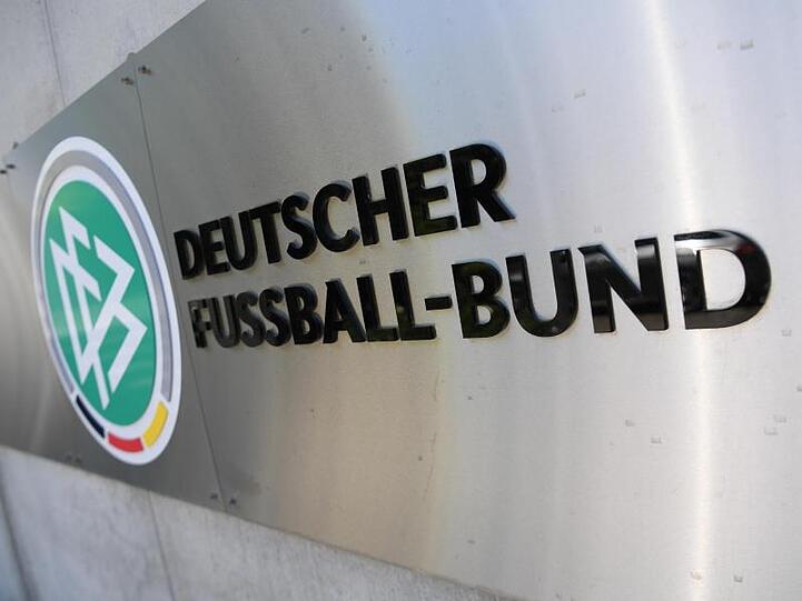 Der Deutsche Fußball-Bund hat den Rahmen für die Fortsetzung von 3. Liga, DFB-Pokal und Frauen-Bundesliga gesetzt.
