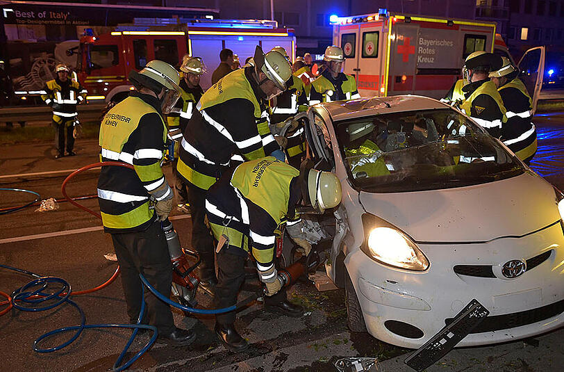 Schwerer Verkehrsunfall am Freitagabend in Laim - die Bilder.