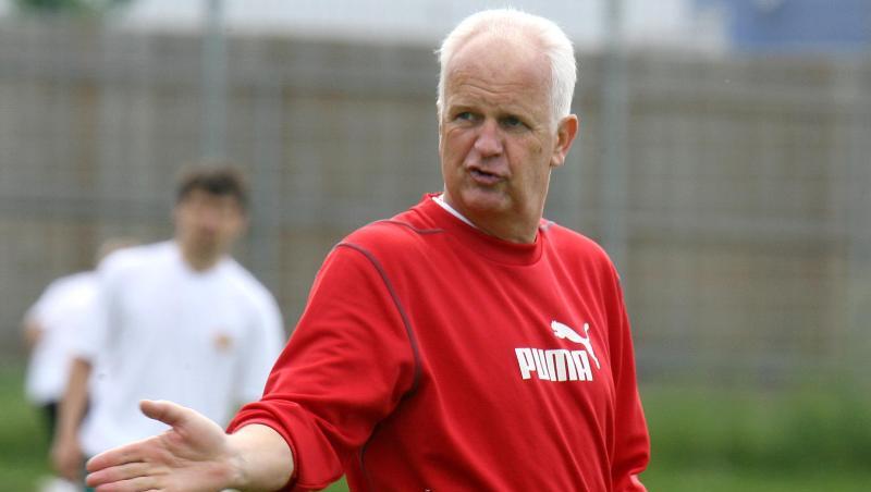 Wurde als syrischer Nationalcoach entlassen: Bernd Stange. Wurde als syrischer Nationalcoach entlassen: Bernd Stange.