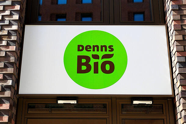 In die Post am Harras zieht im Oktober ein Denns-Biomarkt. In die Post am Harras zieht im Oktober ein Denns-Biomarkt.
