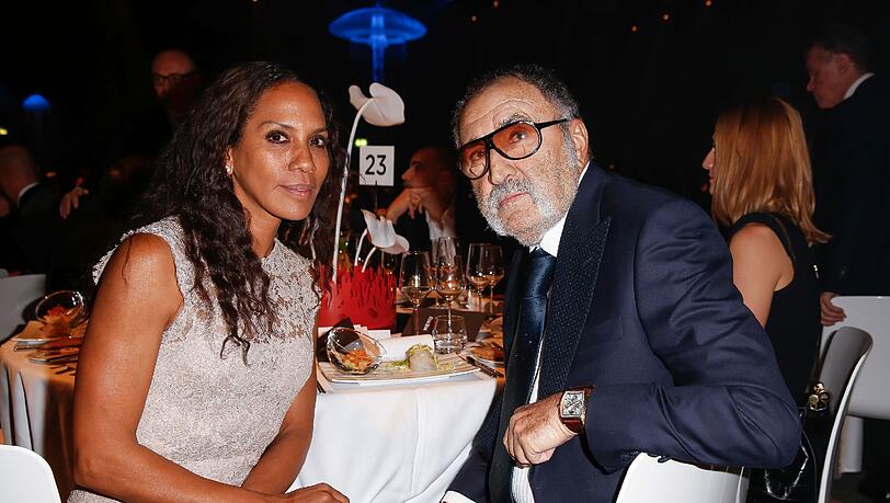 Tennis als Tisch-Thema: Barbara Becker und Promoter Ion Tiriac. Tennis als Tisch-Thema: Barbara Becker und Promoter Ion Tiriac.