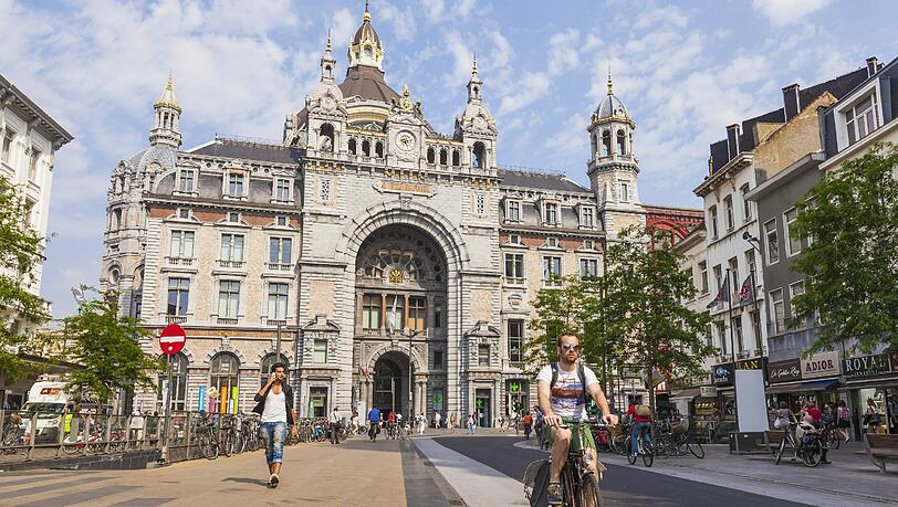 Ein mögliches Ziel der Gruppe soll der Hauptbahnhof im Herzen von Antwerpen gewesen sein. Ein mögliches Ziel der Gruppe soll der Hauptbahnhof im Herzen von Antwerpen gewesen sein.