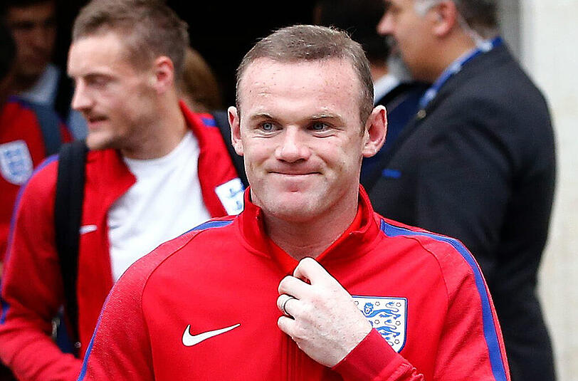 FLOPS - England: Mit großen Erwartungen waren die Briten nach Frankreich gekommen. Die verjüngte Mannschaft hatte einiges vor, Kapitän Wayne Rooney überraschte sogar zwischenzeitlich mit ungewohnten Qualitäten als Mittelfeldspieler. Das reichte aber nicht.