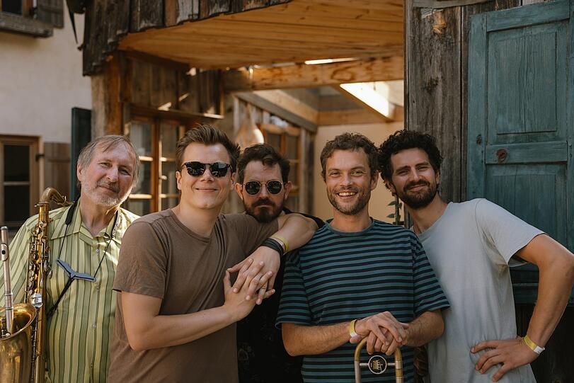 Von Rap über Hardrock gibt es im Theatron viele Stile zu hören. Monobo Son sind eine bayerische Brass Band und spielen am 9. August.
