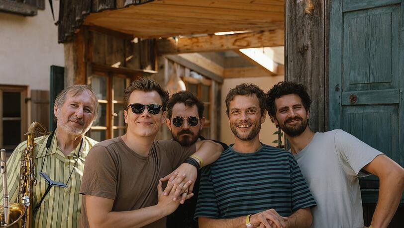 Von Rap über Hardrock gibt es im Theatron viele Stile zu hören. Monobo Son sind eine bayerische Brass Band und spielen am 9. August. Von Rap über Hardrock gibt es im Theatron viele Stile zu hören. Monobo Son sind eine bayerische Brass Band und spielen am 9. August.
