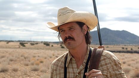 Lewelyn Moss (Josh Brolin) hat nicht mit der Brutalit&auml;t des M&ouml;rders Anton Chigurh gerechnet.