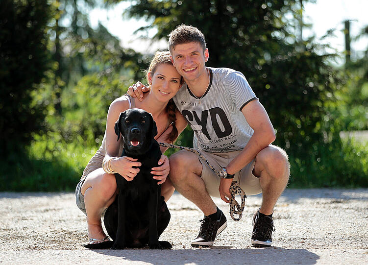 Sprachen sich öffentlich gegen die Hundetötungen aus: Bayern-Profi Thomas Müller und seine Frau Lisa.